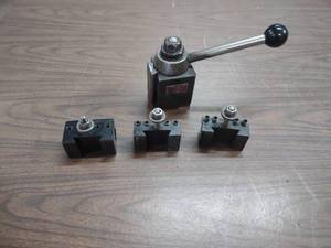 lot 11 image: Aloris BXA Tool Post with (3) Alori...