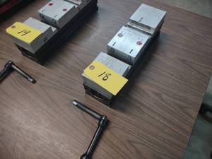 lot 18 image: Chick 4 Dual Station Milling Vise ...