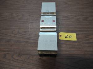 lot 20 image: Chick 4 Dual Station Milling Vise ...