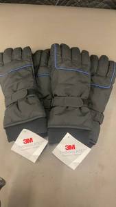 lot 56 image: G2 - Set of 2 Pairs of 3M Thinsulate Insulated Winter Gloves