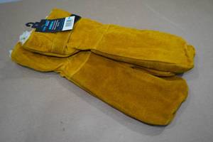 lot 13 image: Hand Armor Boa Lined Snowmobile Mittens -XL
