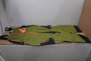 lot 21 image: Blackfish Aspire Bibs -XL