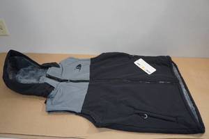 lot 22 image: Blackfish Gale Vest -Medium