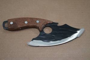 lot 33 image: Rolled Carbon Steel Finger Hole Hunting Knife