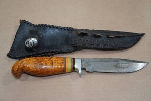 lot 40 image: WW2 Norwegian Army Combat Knife with Turtle Shell Sheath