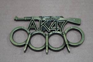 lot 46 image: AK-47 Metal Paper Weight