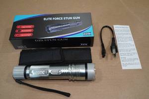 lot 48 image: Elite Force Stun Gun Flashlight