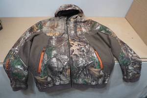 lot 57 image: Under Armor Storm Camo Zip-Up Hoodie -XL