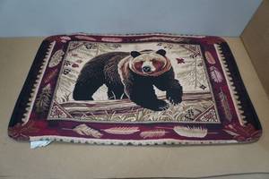 lot 113 image: Cushioned Bear Themed Area Rug