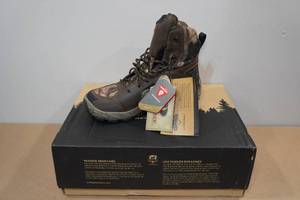lot 119 image: Irish Setter 8 Vaprtrek ScentBan Hunting Boots -Size 8.5