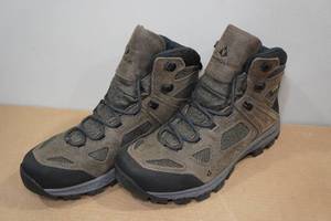 lot 122 image: Vasque 7752 Breeze Mens Hiking Boots -Size 11
