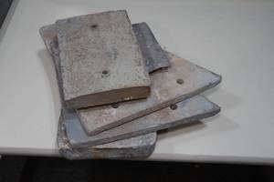 lot 152 image: Chunks of Lead - 87 Lbs