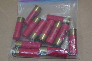 lot 197 image: 12 Winchester Super-X 12 Gauge 3 Magnum Steel BB Shot Shotshells