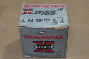 lot 202 image: 14 Winchester Super-X 12 Gauge 3-12 Magnum Steel T Shot Shotshells