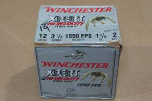 lot 203 image: 19 Winchester Xpert 12 Gauge 3-12 Steel 2 Shot Shotshells