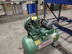 lot 24 image: Speedaire Air Compressor, 5 hp, 230...