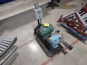 lot 14 image: Transfer Pump, 1 12, Cart Base, 3...