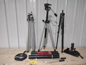 lot 100 image: Tripods with Umbrellas...
