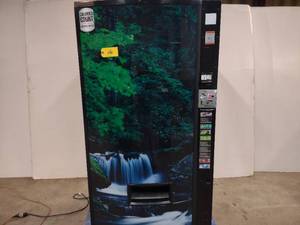 lot 16 image: Vendo 720