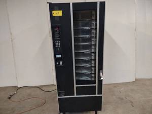 lot 17 image: Crane 4270