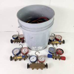 lot 5 image: Large Lot Of Gauges And Hoses