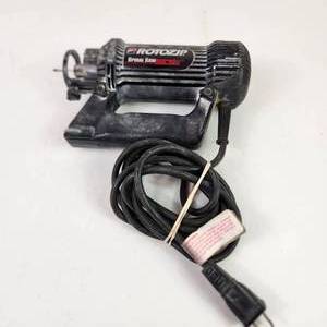 lot 20 image: Rotozip Spiral Saw SCS 120V Model SCS 01 Tested Works