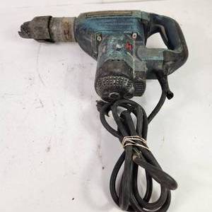 lot 32 image: Bosch Hammer Drill Turns On Broken Piece On Tip Of Tool