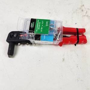 lot 45 image: Arrow Model RH200 Fastener Tool Excellent Condition
