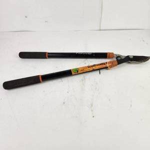 lot 46 image: Fiskars Telescoping Branch Cutter Good Condition