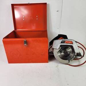 lot 73 image: Black & Decker U-131 7 14 Circular Saw Corded Extra Blades Metal Case Great Condition