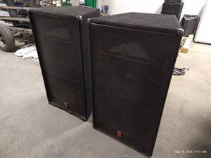 lot 6 image: (2) Fender SPL-1226 MK.II PA Speakers