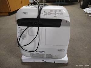 lot 10 image: Epson PowerLite 580 Projector