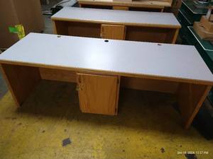 lot 15 image: (2) Lab TablesDesks