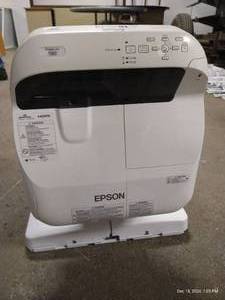 lot 21 image: Epson PowerLite 580 Projector