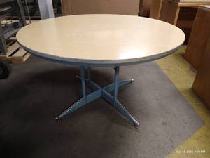 lot 22 image: Round 4 Table (Metal Base)