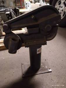 lot 25 image: Hall Bench Top Iron Worker, Hand Cutter Bender