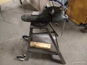 lot 31 image: Heavy Duty Wilton 09-600 Vise & Stand