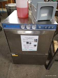 lot 36 image: Blakeslee G-3000-1 Commercial Glasswasher