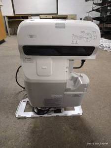 lot 50 image: Epson PowerLite 460 Projector