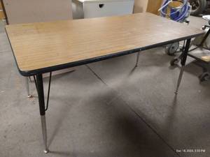 lot 64 image: Heavy Duty Rectangular Table