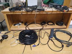 lot 80 image: Miscellaneous Cables