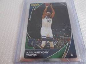 lot 32 image: 2021-22 NBA Sticker Karl Anthony To...
