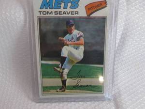 lot 35 image: 1977 Topps Tom Seaver Card...
