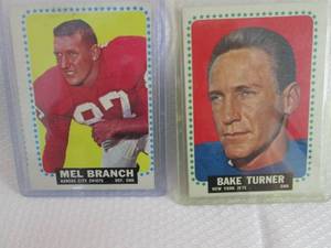 lot 41 image: 1964 Topps Mel Branch & Bake Turner...