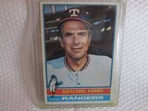 lot 142 image: 1976 Topps Gaylord Perry Card...