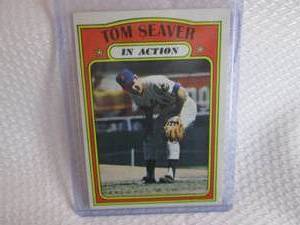 lot 230 image: 1972 Topps Tom Seaver In Action Car...