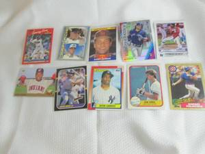 lot 232 image: Assorted Baseball Rookie Cards...