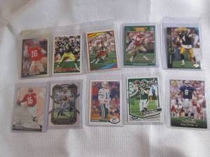 lot 335 image: Star Quarterback Cards...
