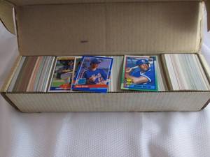 lot 359 image: Large Box Rookie Basebal Cards...