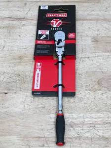 lot 29 image: Craftsman V Series 14 Drive Comfort Grip Long Flex Head Ratchet Model # CMMT8606V 1227248